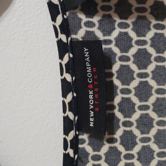 NY & Co Faux wrap top - Picture 5 of 8